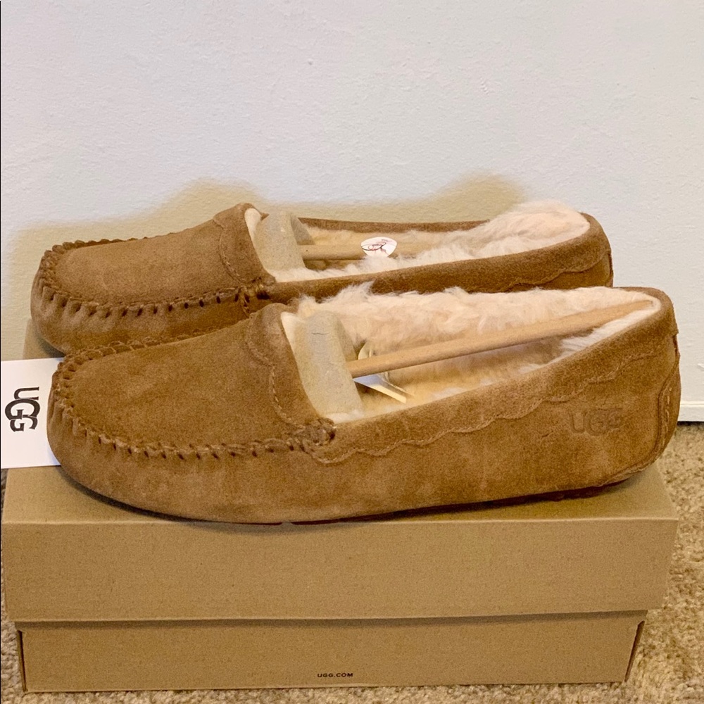UGG Scalloped Moc